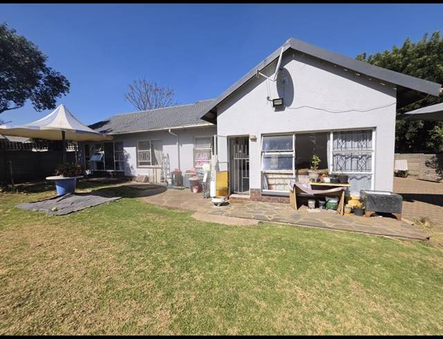 4 BEDROOM HOUSE FOR SALE IN BRACKENHURST